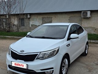 2017 Kia Rio III Рестайлинг, белый, 640000 рублей, вид 1