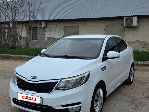 2017 Kia Rio III Рестайлинг, белый