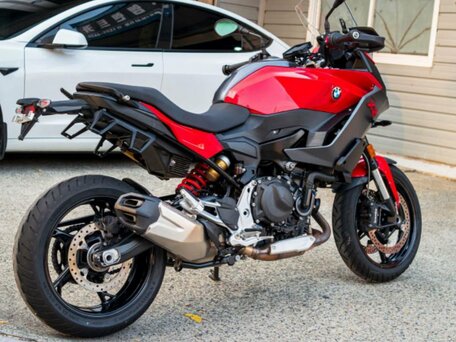 2025 BMW F 900 XR, красный, 1390000 рублей, вид 3