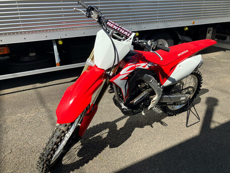 2018 Honda CRF 250R, красный, 579999 рублей, вид 2