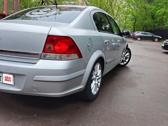 2010 Opel Astra H Рестайлинг, серебристый, 590000 рублей - вид 4