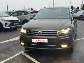 2018 Volkswagen Tiguan II, коричневый, 1710000 рублей, вид 1