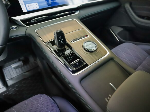 2026 Geely Monjaro I Рестайлинг, чёрный, 5140000 рублей - вид 12