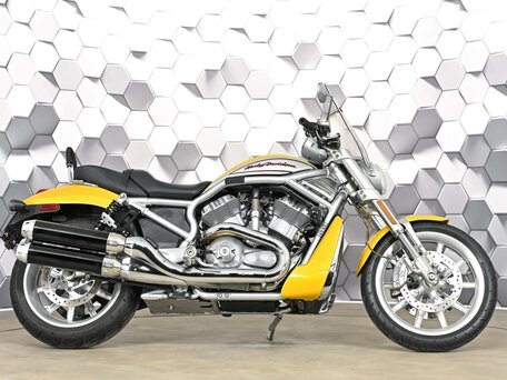 2005 Harley-Davidson V-Rod, жёлтый, 729000 рублей, вид 3