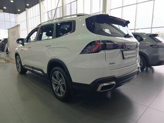 2026 Geely Okavango I Рестайлинг, белый, 4085990 рублей, вид 4