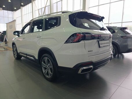 2026 Geely Okavango I Рестайлинг, белый, 4085990 рублей, вид 4