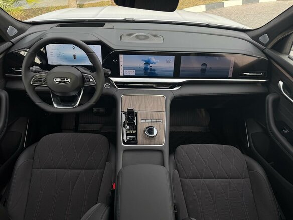 2026 Geely Monjaro I Рестайлинг, белый - вид 16