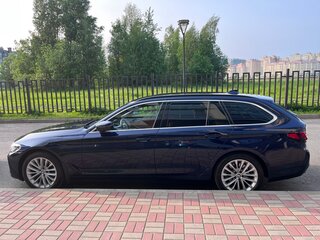 2021 BMW 5 серии 520d xDrive VII (G30/G31/G38) Рестайлинг, синий, 5000000 рублей, вид 4