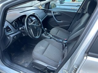 2012 Opel Astra J Рестайлинг, серебристый, 680000 рублей, вид 5