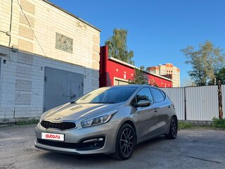 2015 Kia Ceed II Рестайлинг, серебристый, 1100000 рублей, вид 1