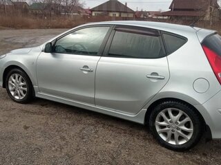 2011 Hyundai i30 I Рестайлинг, серебристый, 800000 рублей, вид 3