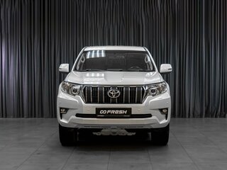 2020 Toyota Land Cruiser Prado 150 Series Рестайлинг 2, белый, 4499000 рублей, вид 3