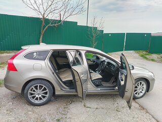2013 Volvo V60 I, серый, 1600000 рублей, вид 3