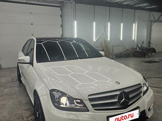 2013 Mercedes-Benz C-Класс 300 III (W204) Рестайлинг, белый, 2200000 рублей, вид 3