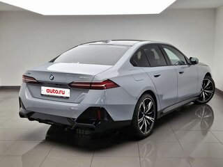 2026 BMW 5 серии 530i xDrive VIII (G60/G61/G68), серый, 10100000 рублей, вид 3