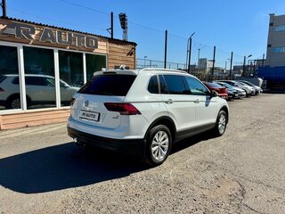 2017 Volkswagen Tiguan II, белый, 2159000 рублей, вид 4