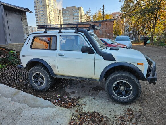2002 Lada (ВАЗ) 2121 (4x4) I Рестайлинг, белый, 600000 рублей - вид 5