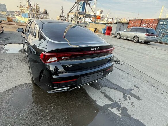 2021 Kia K5 III, чёрный, 2450000 рублей - вид 5