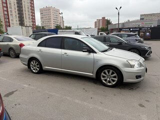 2007 Toyota Avensis II Рестайлинг, серебристый, 690000 рублей, вид 3