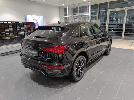 2025 Audi Q5 Sportback L 45 TFSI I (FY), чёрный, 6500000 рублей, вид 4