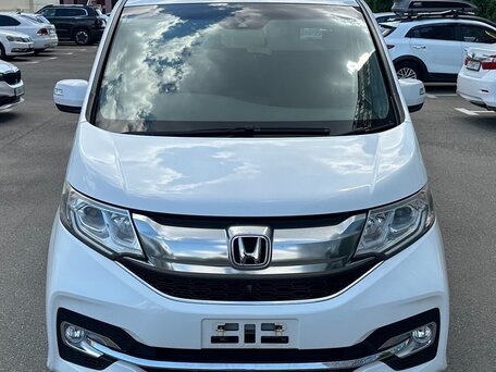 2016 Honda Stepwgn Spada V, белый, 1530000 рублей, вид 2