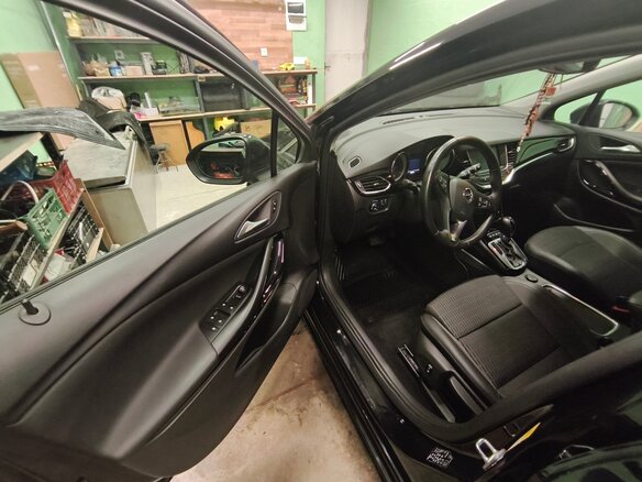 2020 Opel Astra K Рестайлинг, чёрный, 1450000 рублей - вид 12