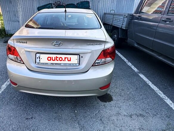 2011 Hyundai Solaris I, бежевый, 590000 рублей - вид 1