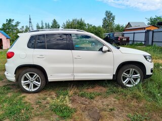2013 Volkswagen Tiguan I Рестайлинг, белый, 900000 рублей, вид 2