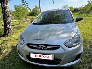 2013 Hyundai Solaris I, серебристый, 660000 рублей, вид 1