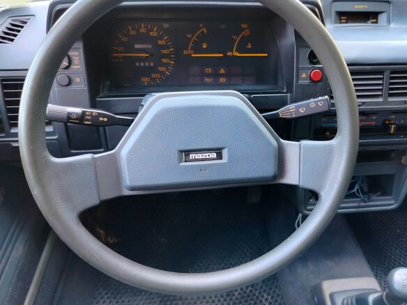 1987 Mazda 323 III (BF), синий - вид 9