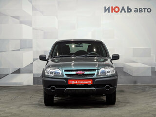 2017 Chevrolet Niva I Рестайлинг, зелёный, 749000 рублей, вид 2