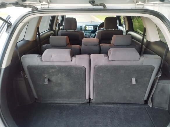 2003 Toyota Wish I, серебристый, 600000 рублей - вид 12