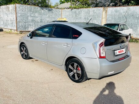 2010 Toyota Prius III (XW30), серый, 800000 рублей, вид 5