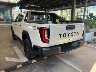 2025 Toyota Hilux IX, белый, 6200000 рублей, вид 3
