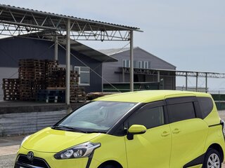 2018 Toyota Sienta II, зелёный, 1100000 рублей, вид 1