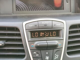 2012 Renault Laguna III Рестайлинг, чёрный, 980000 рублей, вид 5