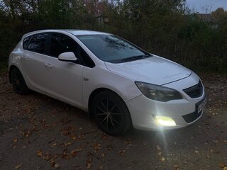 2012 Opel Astra J Рестайлинг, белый, 450000 рублей, вид 4