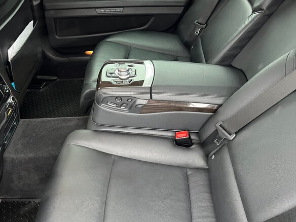 2013 BMW 7 серии Long 750Li xDrive V (F01/F02/F04) Рестайлинг, чёрный, 1750000 рублей - вид 17