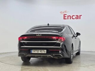 2022 Kia K5 III, чёрный, 2450000 рублей, вид 4