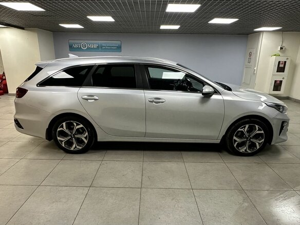2019 Kia Ceed III, серебристый, 1620000 рублей - вид 3