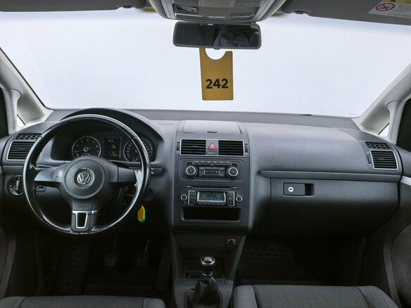 2010 Volkswagen Touran I Рестайлинг 2, серебристый, 600000 рублей - вид 9