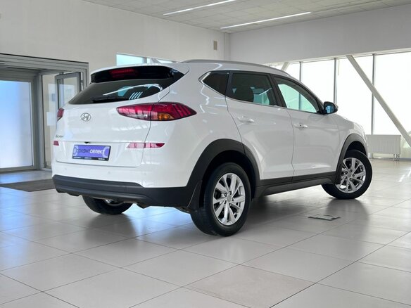 2018 Hyundai Tucson III Рестайлинг, белый, 2250000 рублей - вид 4