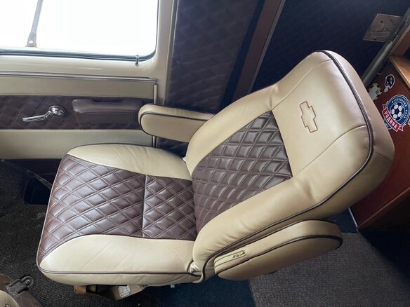 1989 Chevrolet Van, бежевый, 5500000 рублей - вид 17