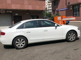 2010 Audi A4 IV (B8), белый, 875000 рублей, вид 2