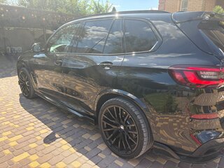 2021 BMW X5 40i IV (G05/G18), чёрный, 6000000 рублей, вид 5