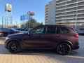2021 BMW X5 M50i IV (G05/G18), фиолетовый, 7600000 рублей - вид 4