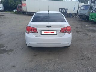 2013 Chevrolet Cruze I Рестайлинг, белый, 600000 рублей, вид 3