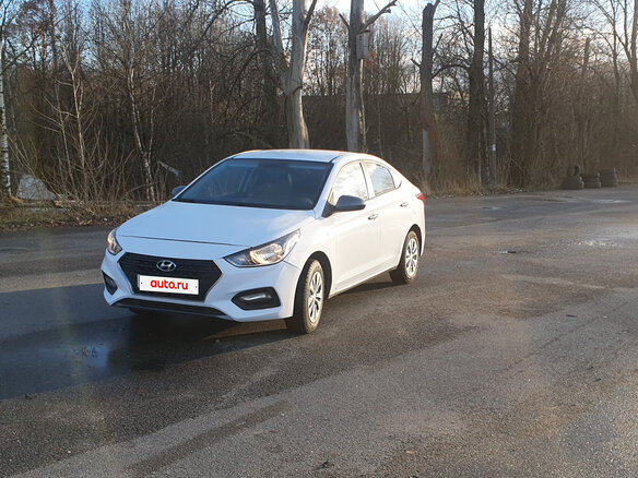 2017 Hyundai Solaris II, белый, 679000 рублей - вид 3