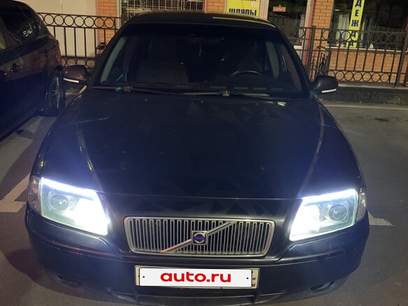 2000 Volvo S80 I, чёрный, 700000 рублей - вид 2
