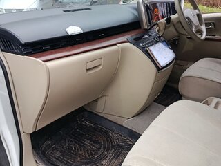 2005 Nissan Elgrand II (E51), белый, 950000 рублей, вид 4